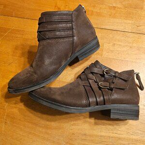 BareTraps Ankle Boots, Atticus, Zip Back, Brown, Size 7, Strappy
